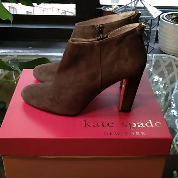 KATE SPADE Italy Vero Cuoio Grey Suede Booties 9B